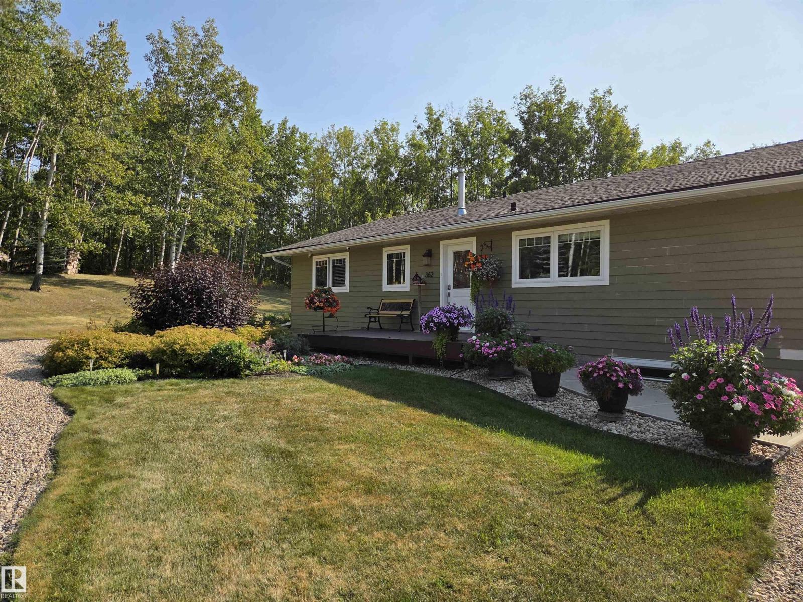 Parkwood Place House for sale:  5 bedroom 1,338 sq.ft. (Listed 2026-01-31)