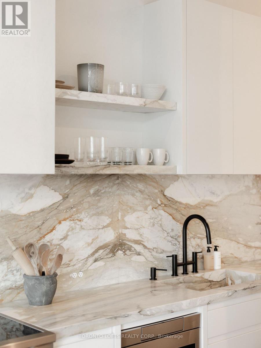 318 - 637 Lake Shore Boulevard W, Toronto, Ontario  M5V 3J6 - Photo 2 - C12745518