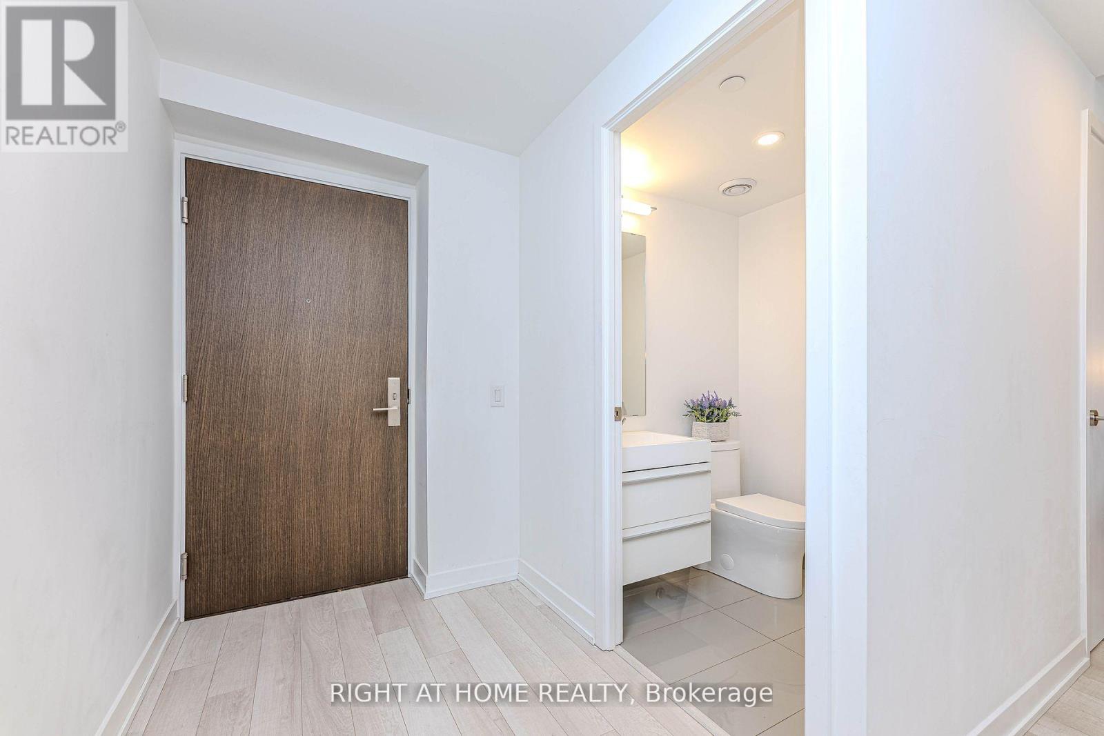 1301 - 39 Roehampton Avenue, Toronto, Ontario  M4P 0G1 - Photo 17 - C12745534