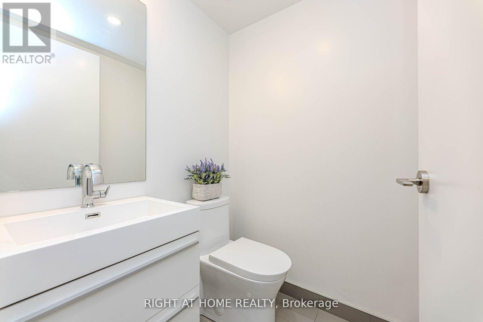 1301 - 39 Roehampton Avenue, Toronto, Ontario  M4P 0G1 - Photo 18 - C12745534