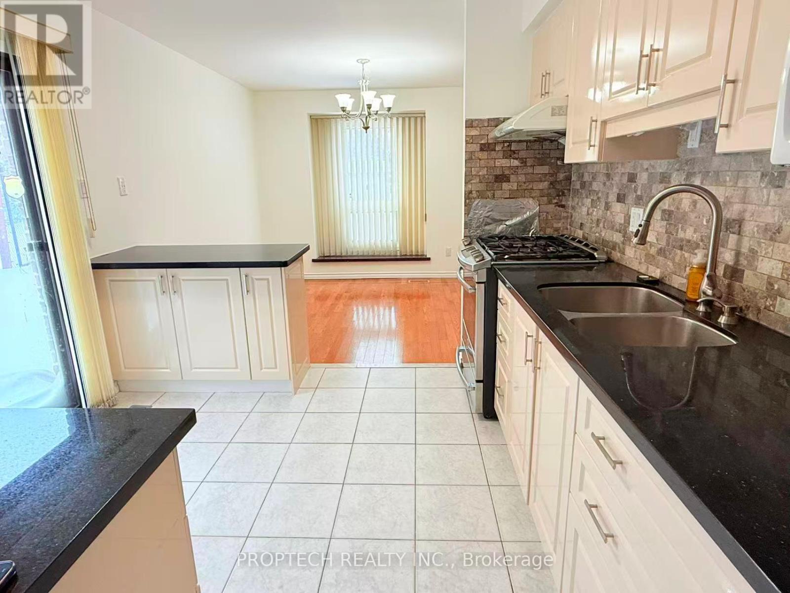 49 Carey Crescent, Markham, Ontario  L3R 3E6 - Photo 3 - N12745514