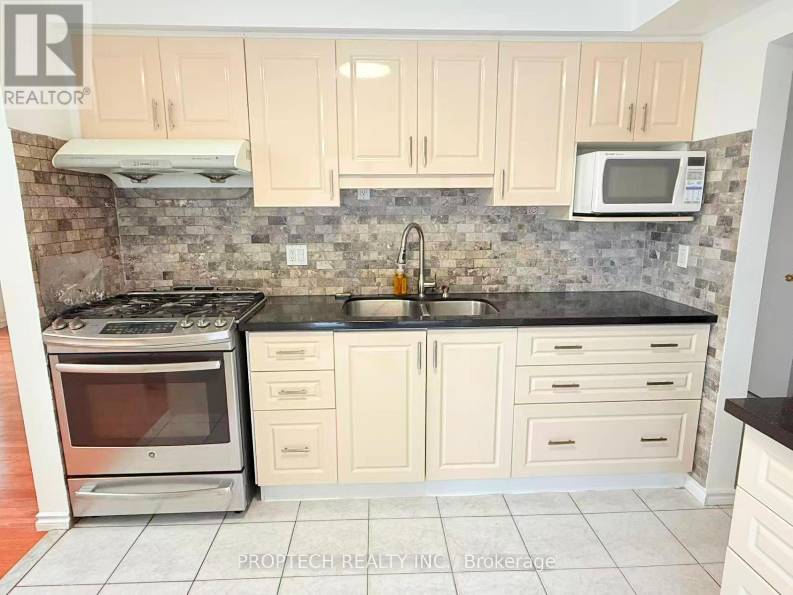 49 Carey Crescent, Markham, Ontario  L3R 3E6 - Photo 5 - N12745514