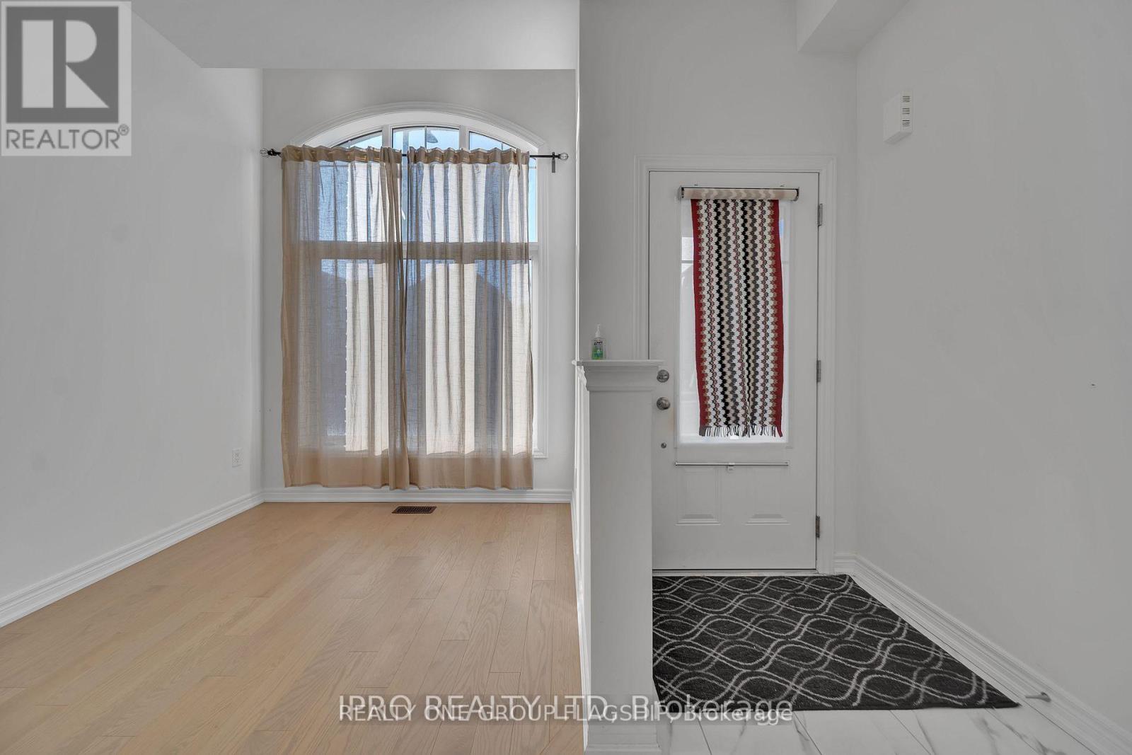 3950 Koenig Road, Burlington, Ontario  L7M 0Z8 - Photo 5 - W12745536