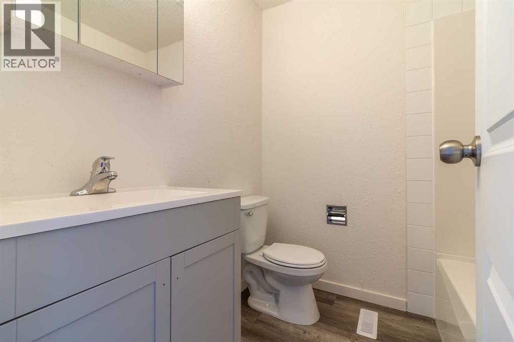 74 Carleton Place W, Lethbridge, Alberta  T1K 3X6 - Photo 8 - A2274237