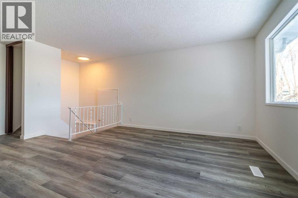 74 Carleton Place W, Lethbridge, Alberta  T1K 3X6 - Photo 3 - A2274237