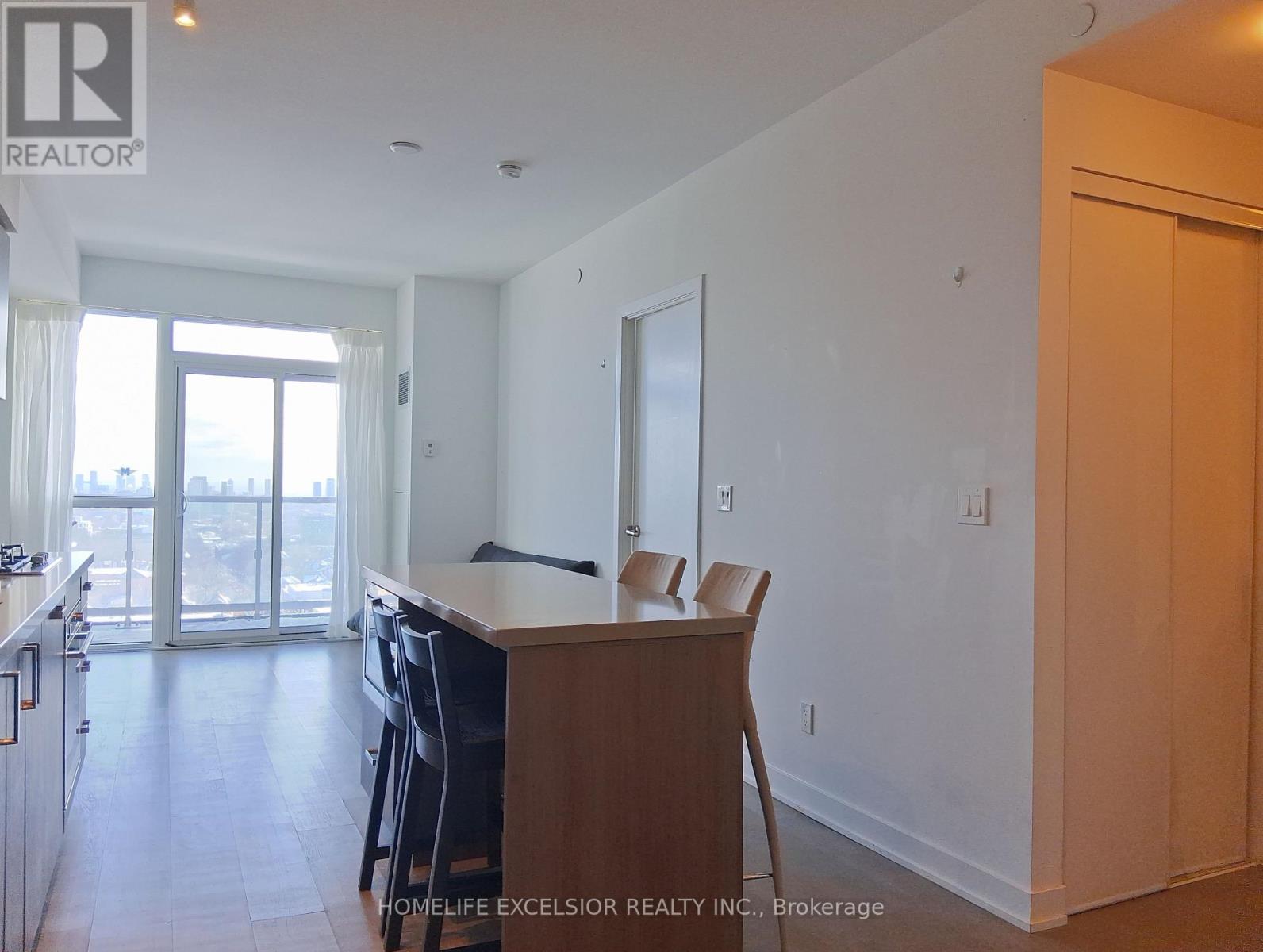 1306 - 501 St. Clair Avenue W, Toronto, Ontario  M5P 0A2 - Photo 10 - C12588886