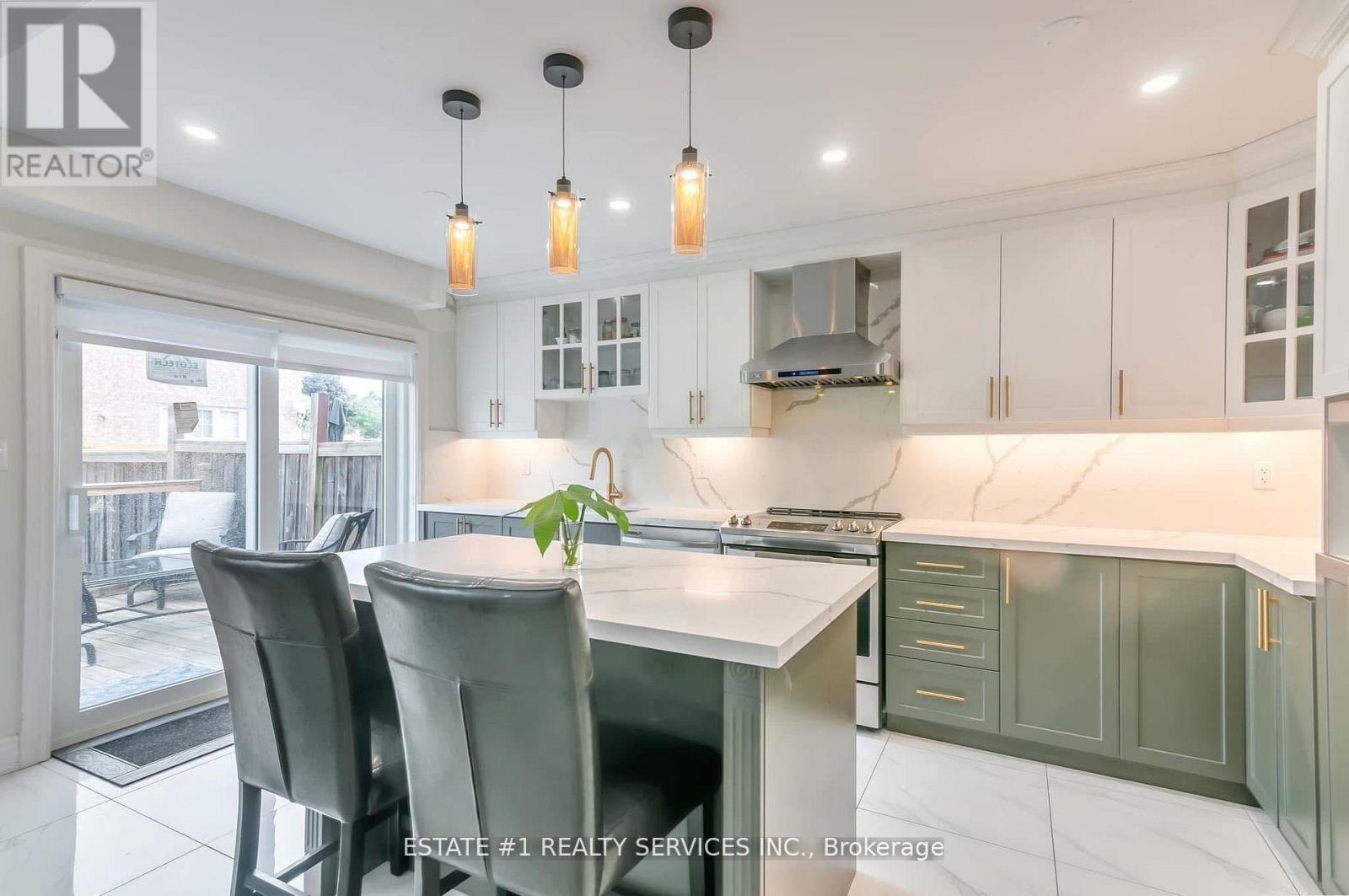 68 Ponymeadow Way, Brampton, Ontario  L6X 0M3 - Photo 13 - W12726800