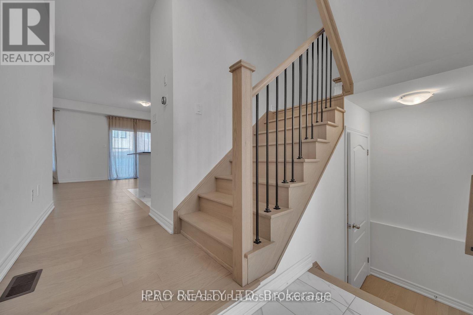 3950 Koenig Road, Burlington, Ontario  L7M 0Z8 - Photo 9 - W12745548