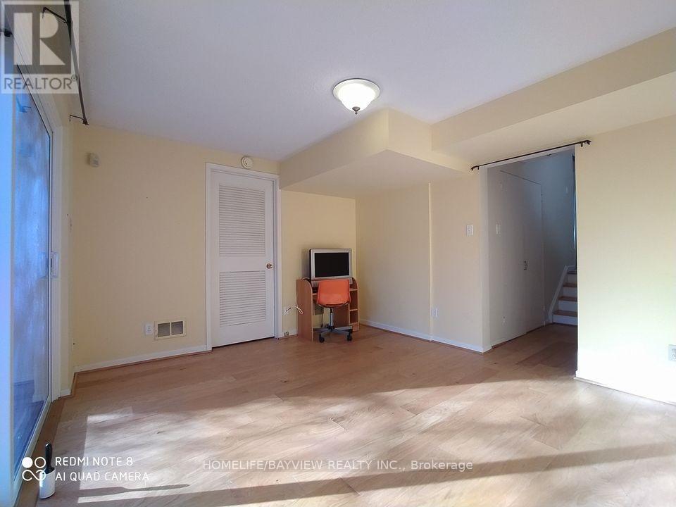 11 Laurie Shepway, Toronto, Ontario  M2J 1X7 - Photo 4 - C12745068