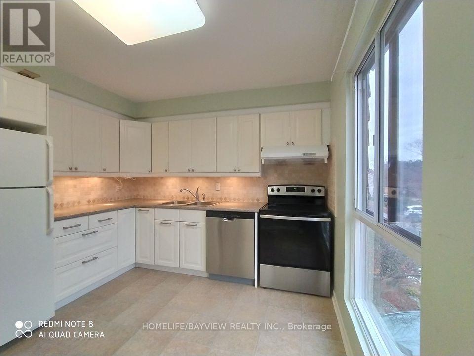 11 Laurie Shepway, Toronto, Ontario  M2J 1X7 - Photo 3 - C12745068