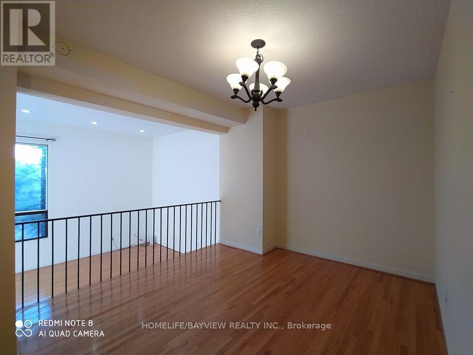 11 Laurie Shepway, Toronto, Ontario  M2J 1X7 - Photo 6 - C12745068