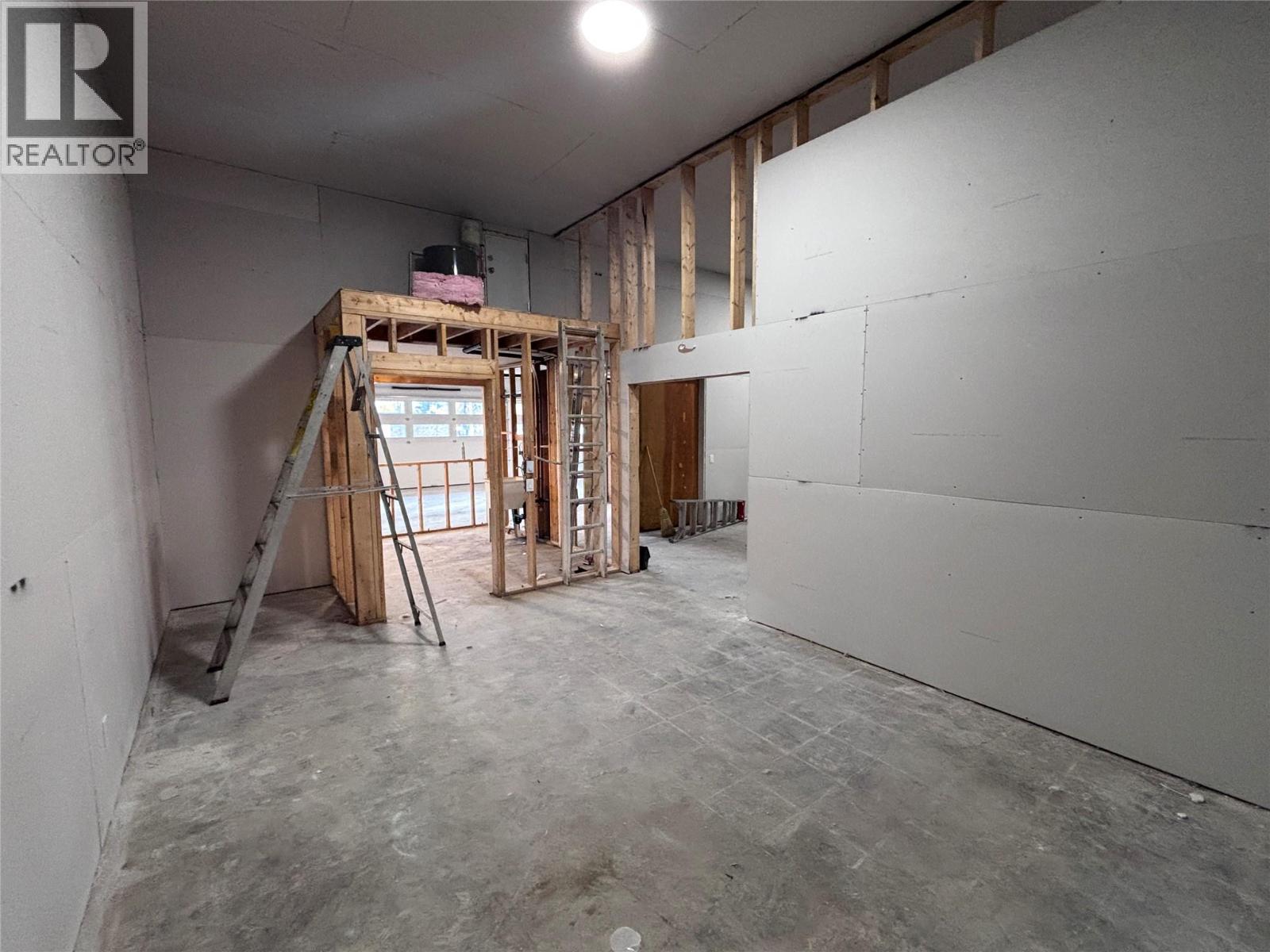 9918 Highway 97 Highway, Lake Country, British Columbia  V4V 1V7 - Photo 8 - 10374523