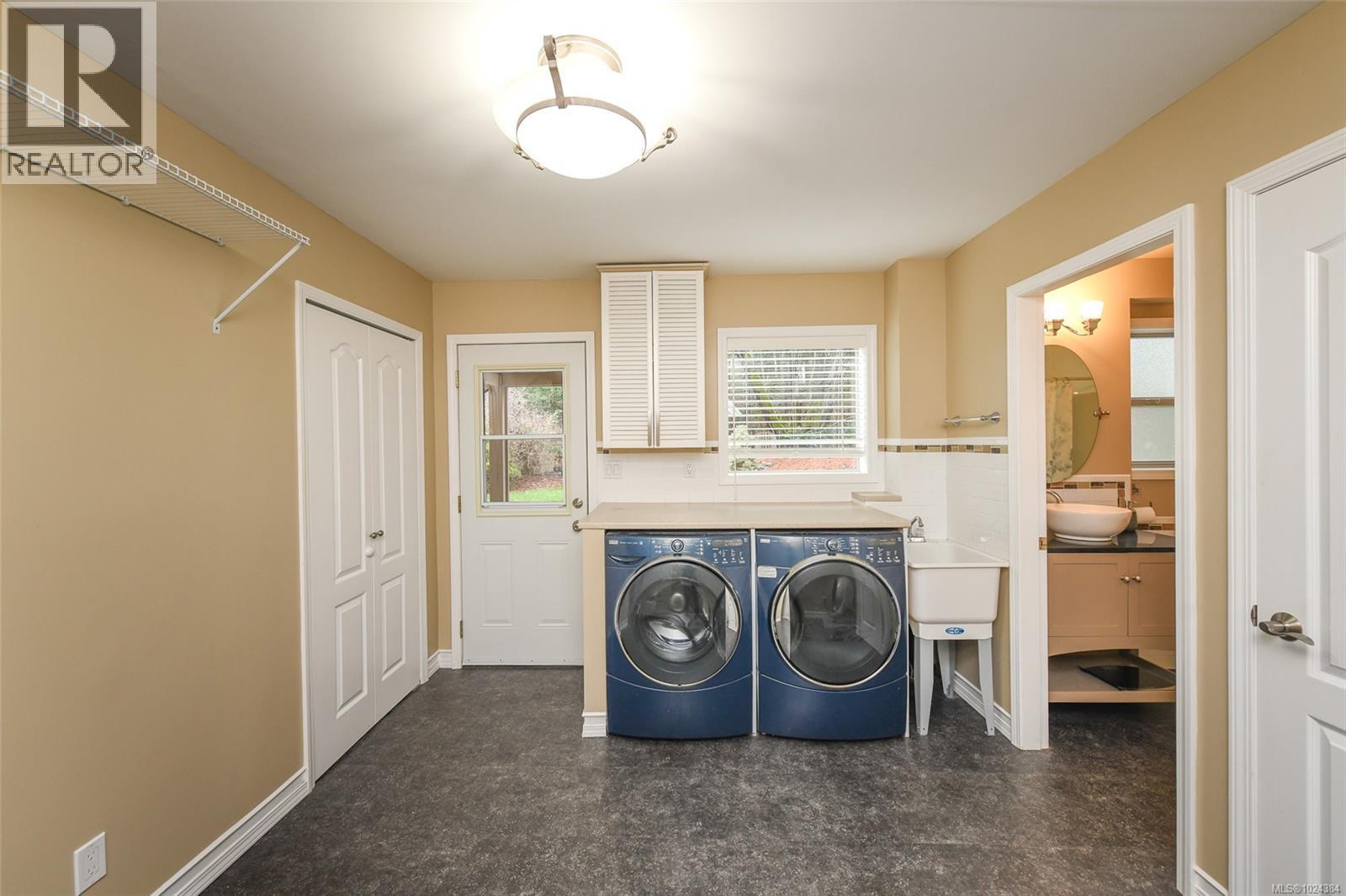 204 Spindrift Rd, Courtenay, British Columbia  V9N 9S8 - Photo 47 - 1024384