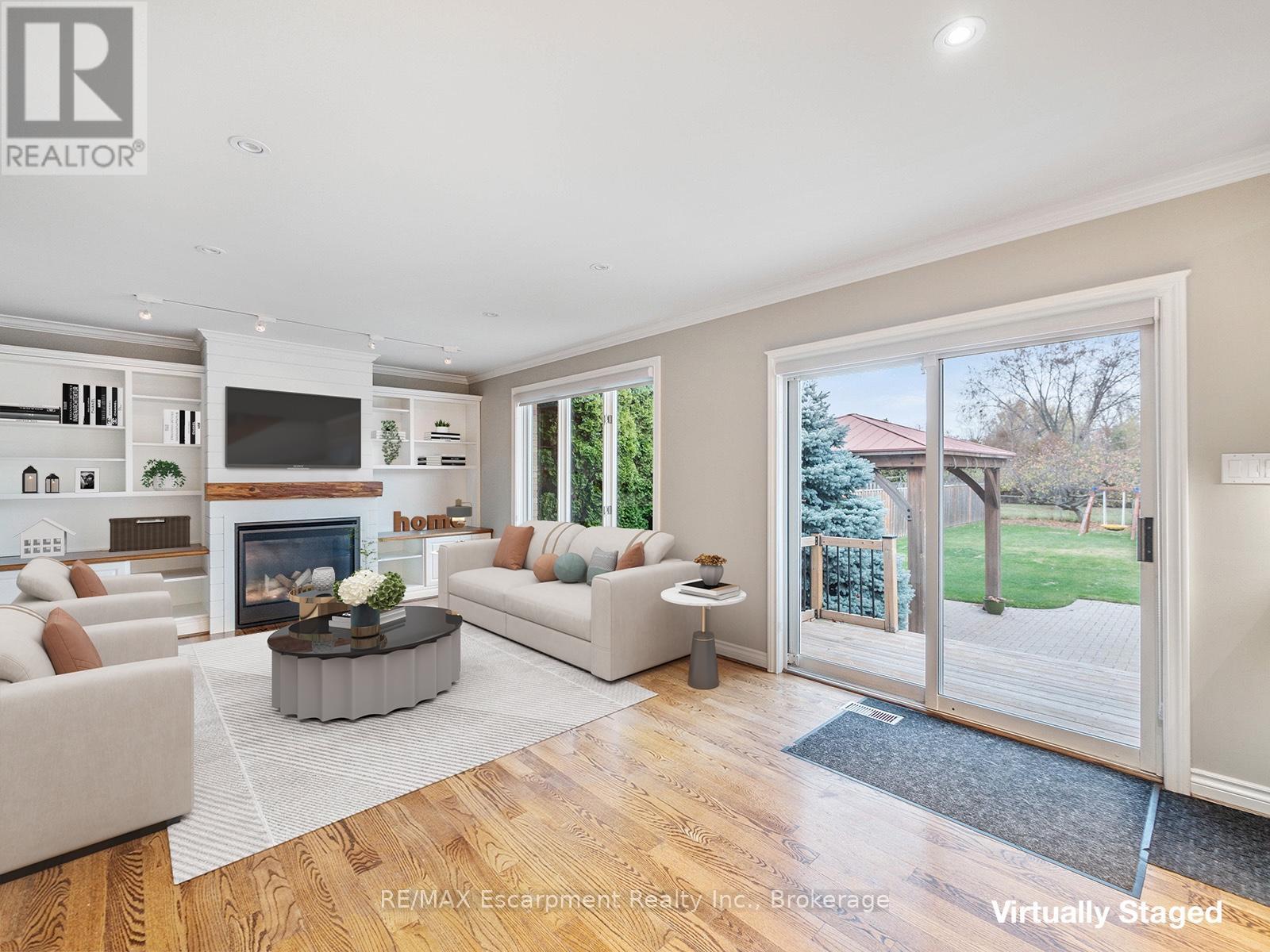 253 Margaret Drive, Oakville, Ontario  L6K 2W3 - Photo 11 - W12442523