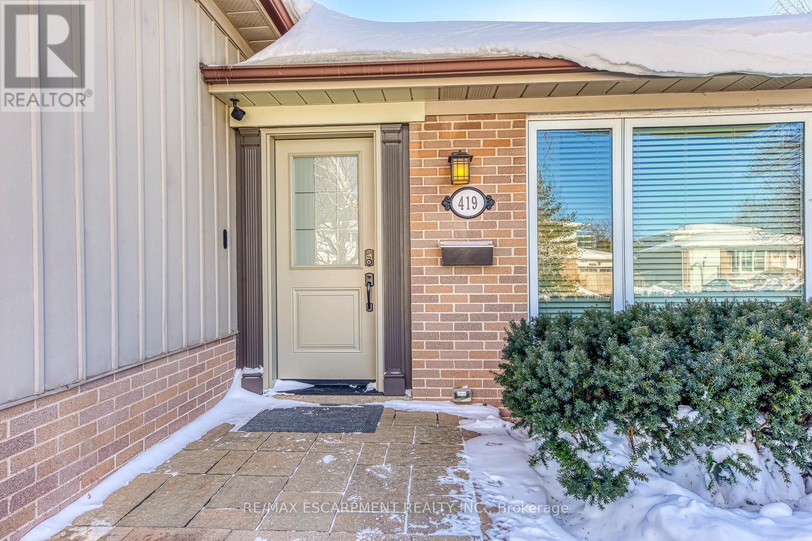 419 Yale Crescent, Oakville, Ontario  L6L 3L7 - Photo 4 - W12745558