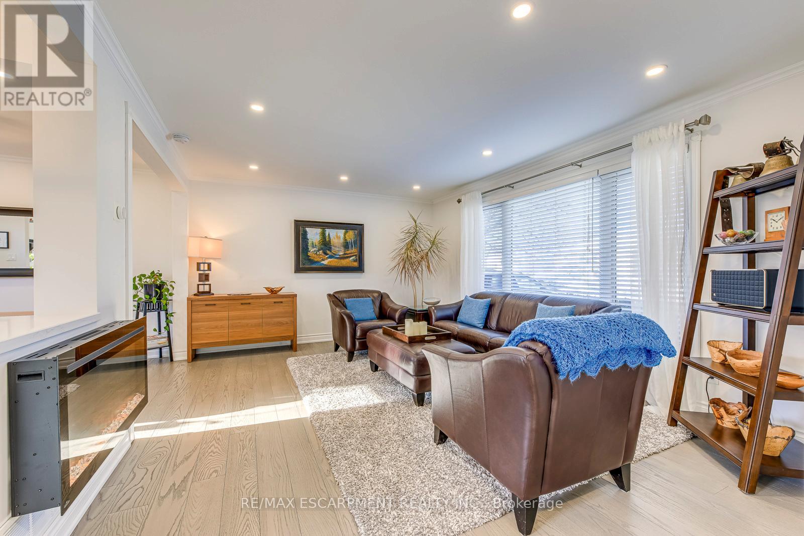 419 Yale Crescent, Oakville, Ontario  L6L 3L7 - Photo 6 - W12745558