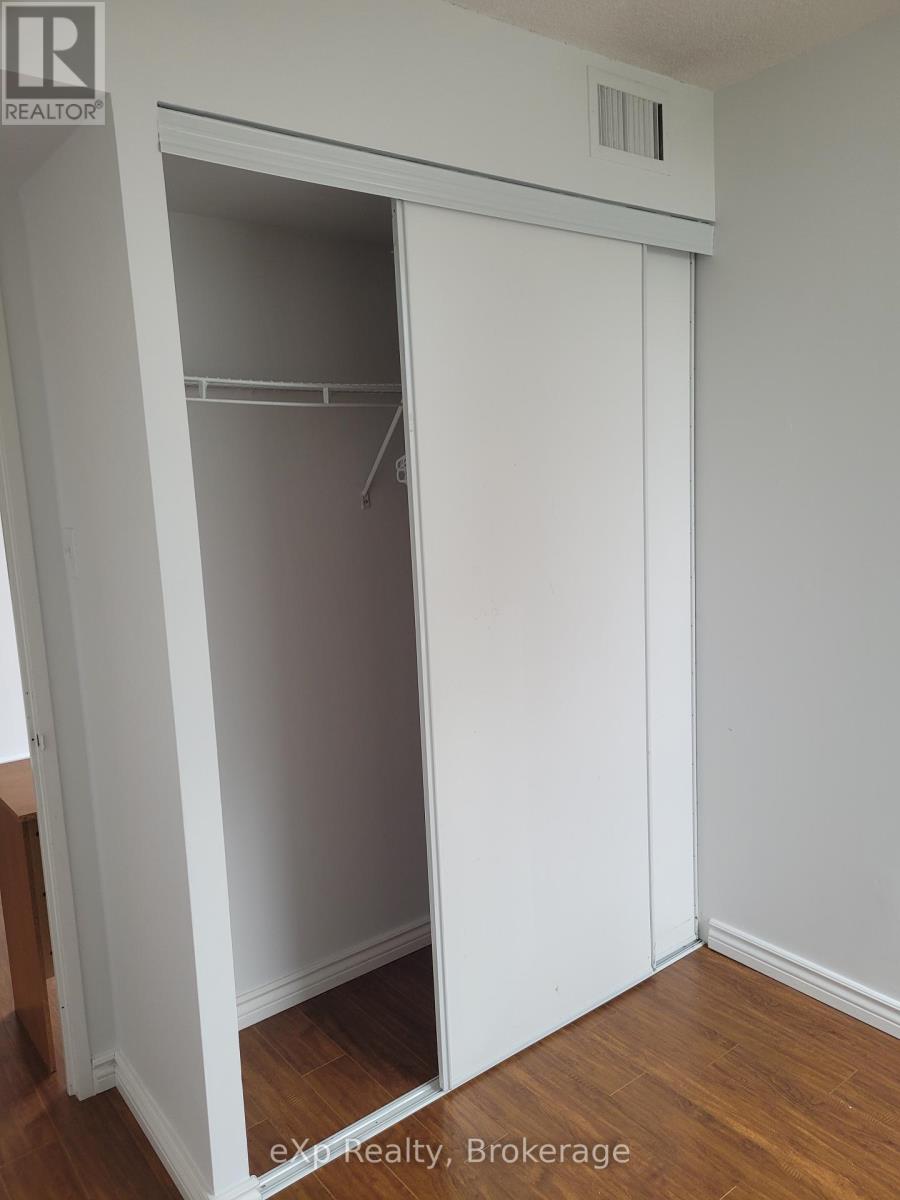 510 - 265 Enfield Place, Mississauga, Ontario  L5B 3Y7 - Photo 10 - W12712590