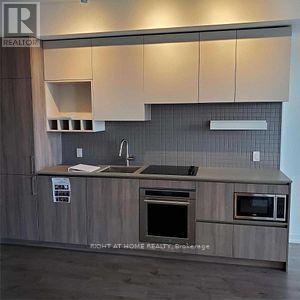 501 - 950 Portage Parkway, Vaughan, Ontario  L4K 0J7 - Photo 5 - N12745584