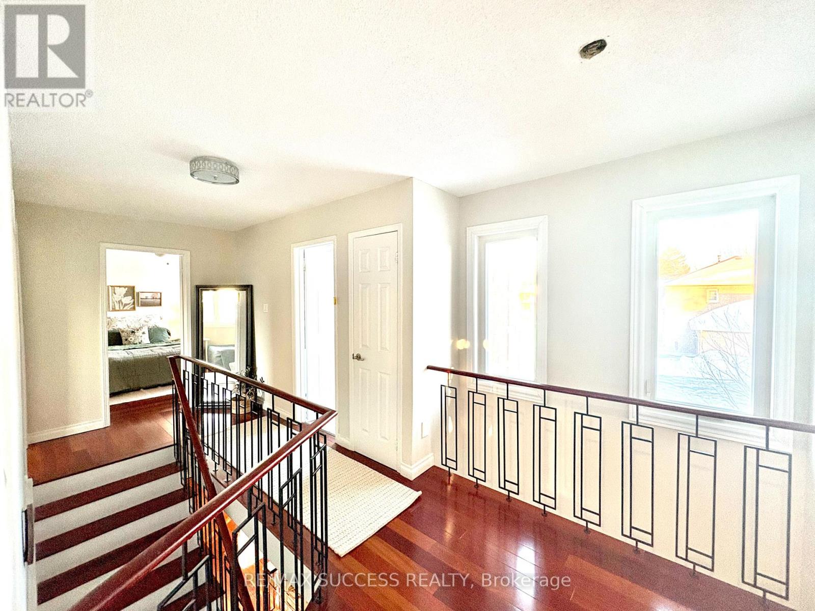 6643 Mockingbird Lane, Mississauga, Ontario  L5N 5K2 - Photo 10 - W12745578