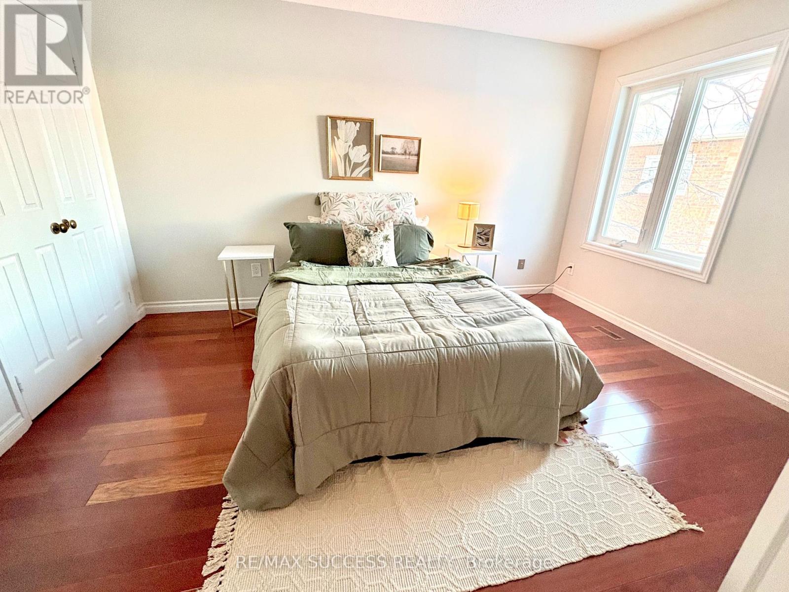 6643 Mockingbird Lane, Mississauga, Ontario  L5N 5K2 - Photo 12 - W12745578