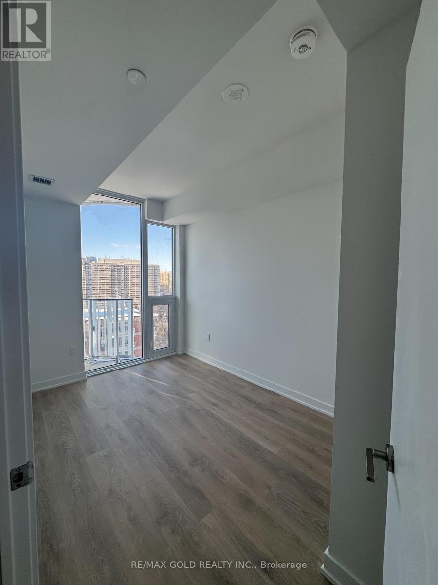 1205 - 1 Fairview Road E, Mississauga, Ontario  L5A 4C6 - Photo 5 - W12745586