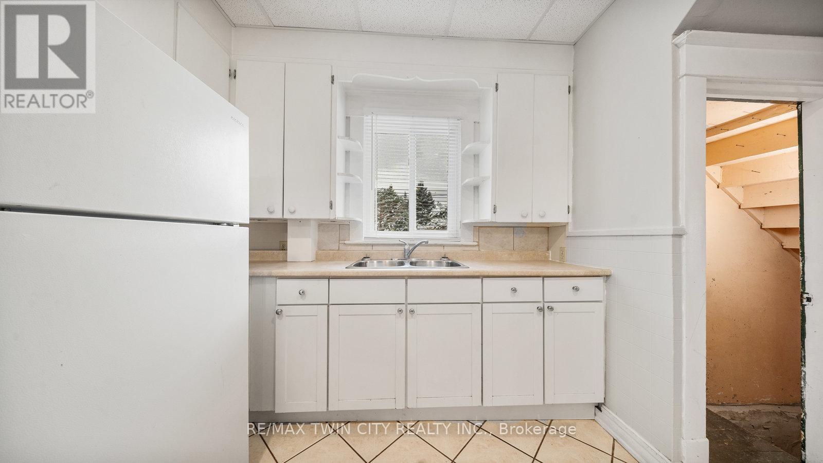 47 Grey Street, Brantford, Ontario  N3T 2T1 - Photo 9 - X12745576