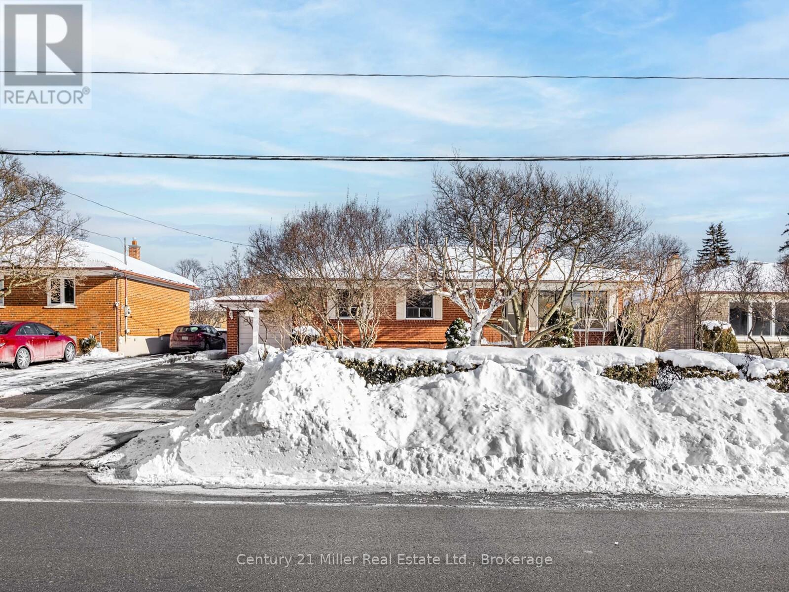 309 Queen Mary Drive, Oakville, Ontario  L6K 3L5 - Photo 3 - W12745594