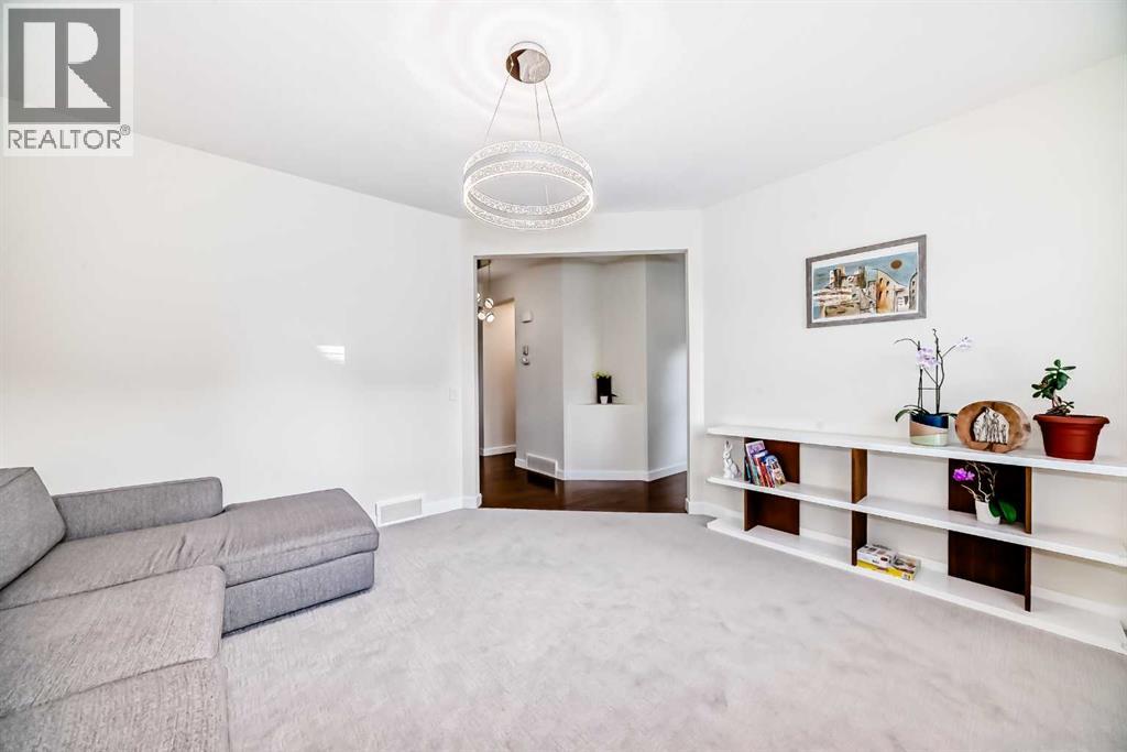 105 Elgin Meadows Circle Se, Calgary, Alberta  T2Z 0R9 - Photo 17 - A2281065