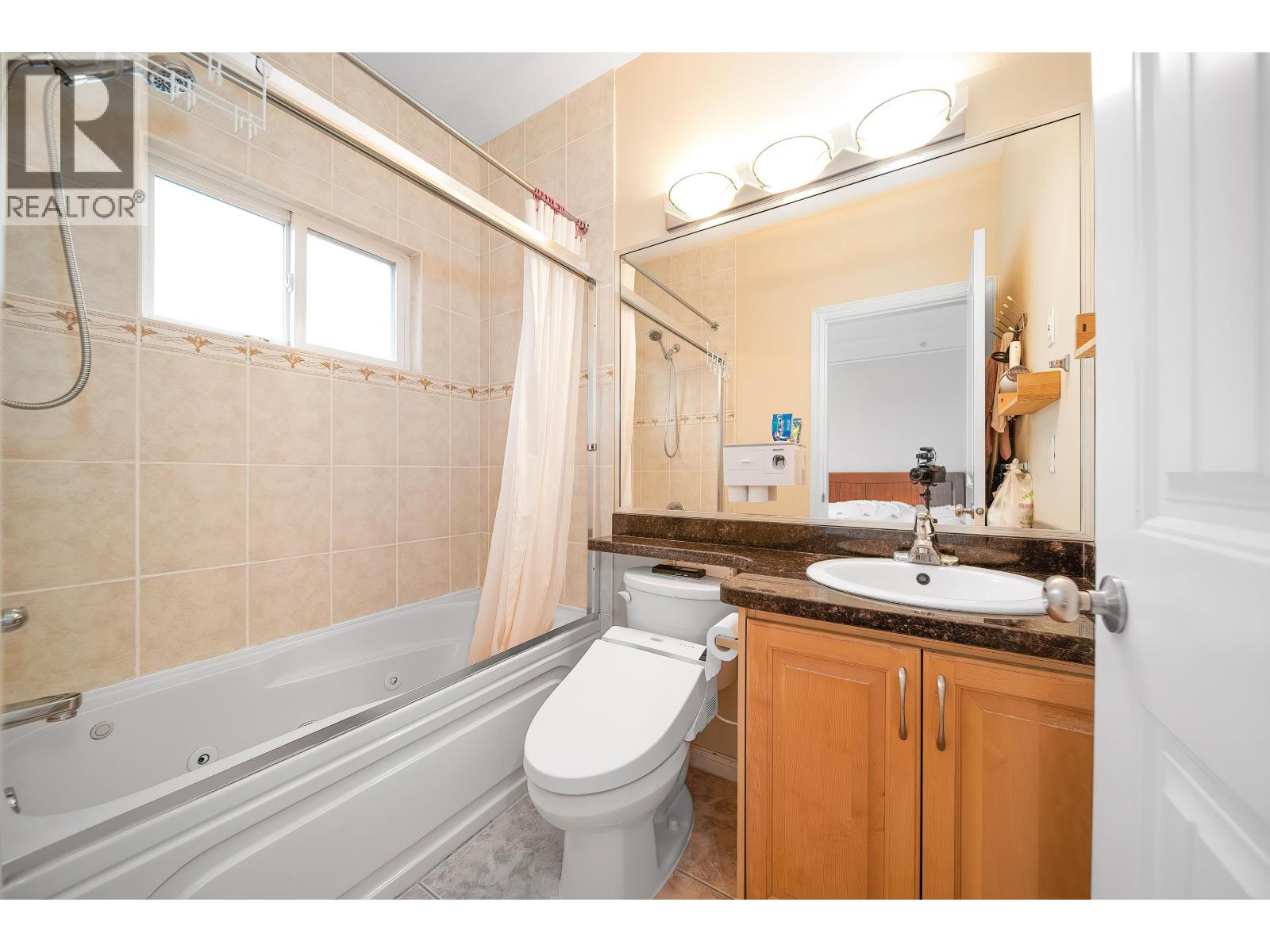 3320 E 43rd Avenue, Vancouver, British Columbia  V5R 3A1 - Photo 11 - R3084543