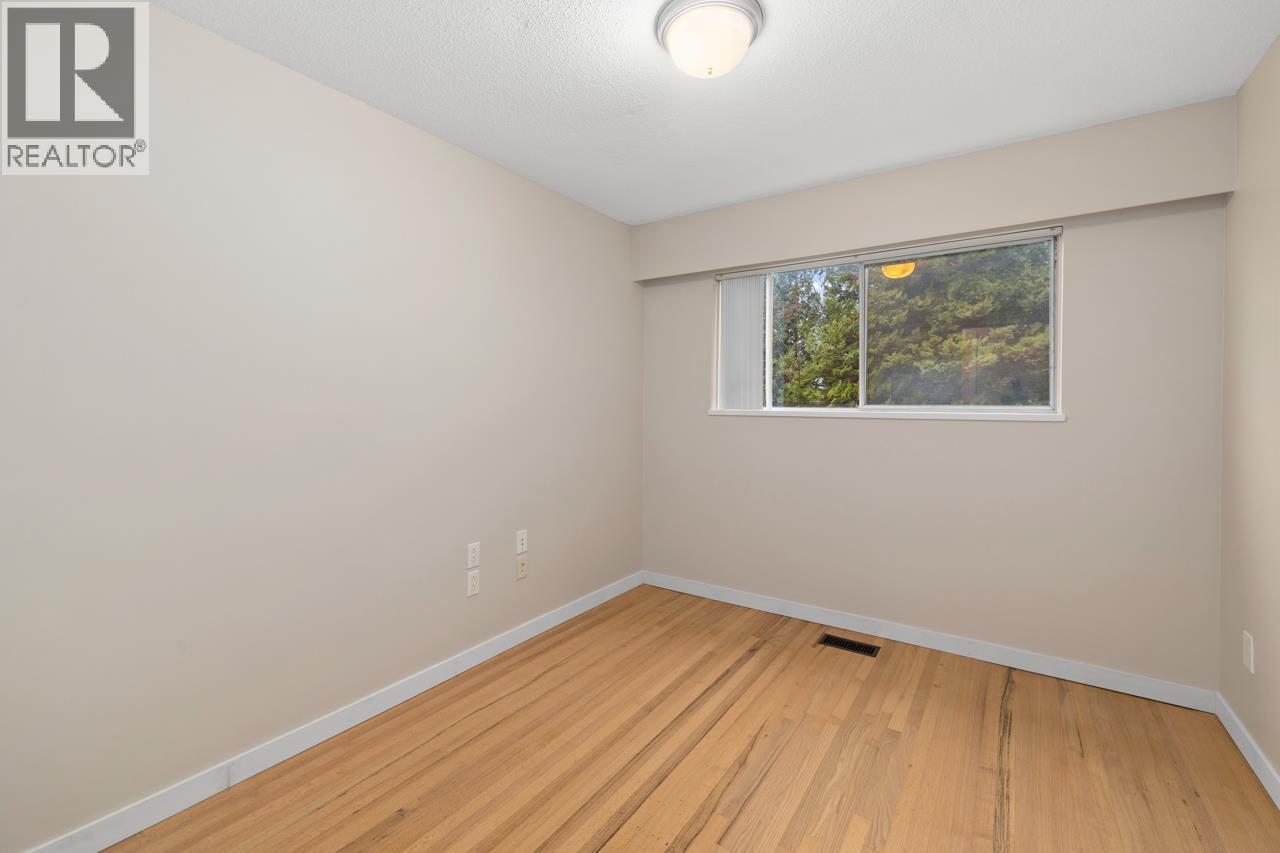 3878 Royal Oak Avenue, Burnaby, British Columbia  V5G 3M2 - Photo 11 - R3085122