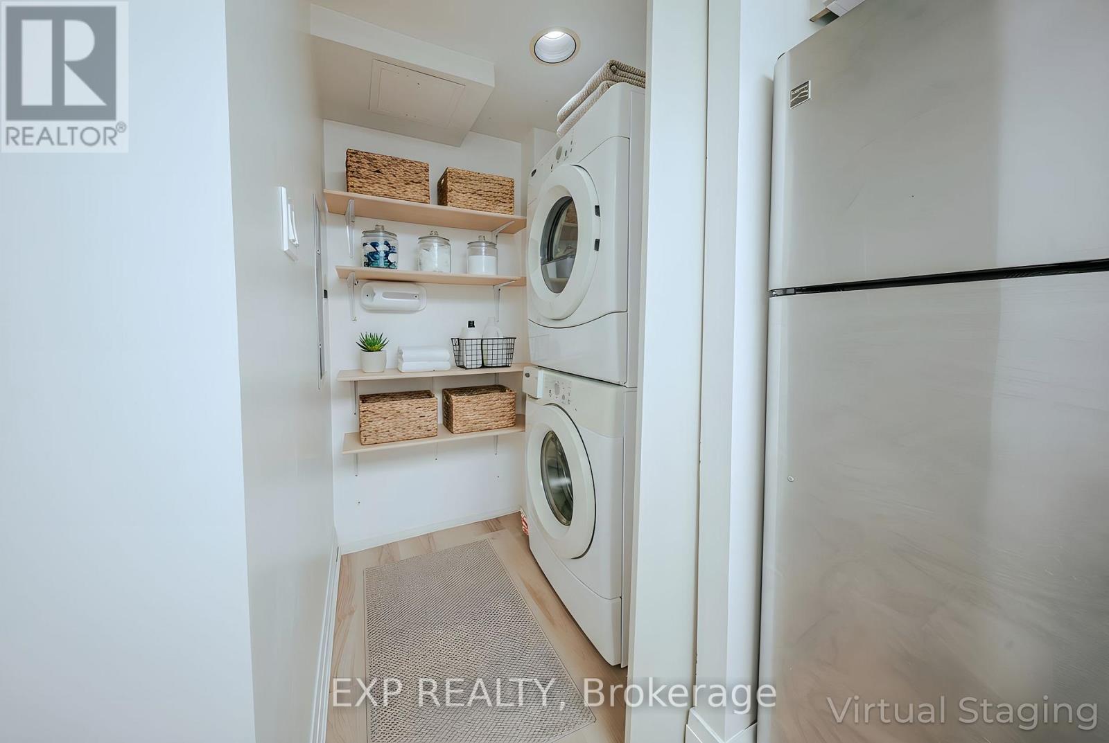 310 - 268 Ridley Boulevard, Toronto, Ontario  M5M 4N3 - Photo 5 - C12745606