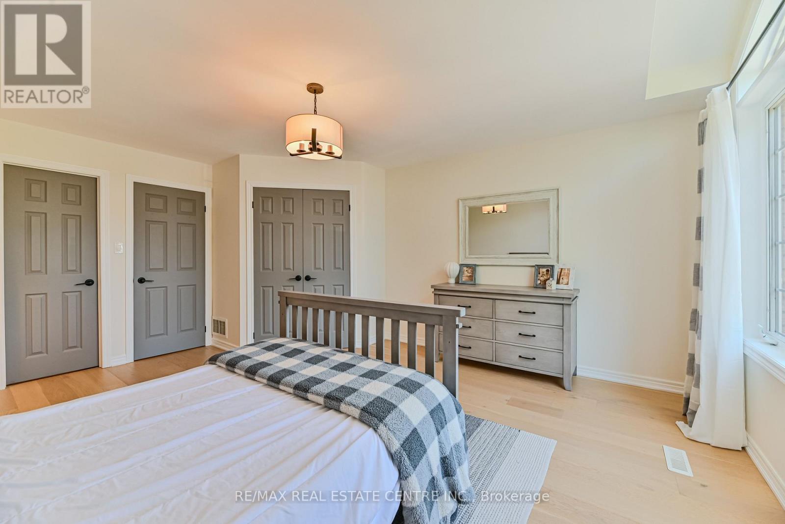 2498 Longridge Crescent, Oakville, Ontario  L6H 6S2 - Photo 31 - W12745612