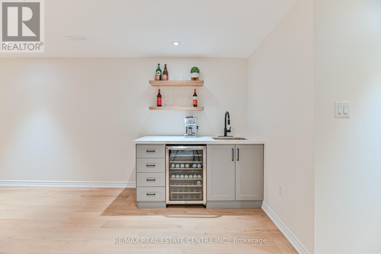 2498 Longridge Crescent, Oakville, Ontario  L6H 6S2 - Photo 38 - W12745612