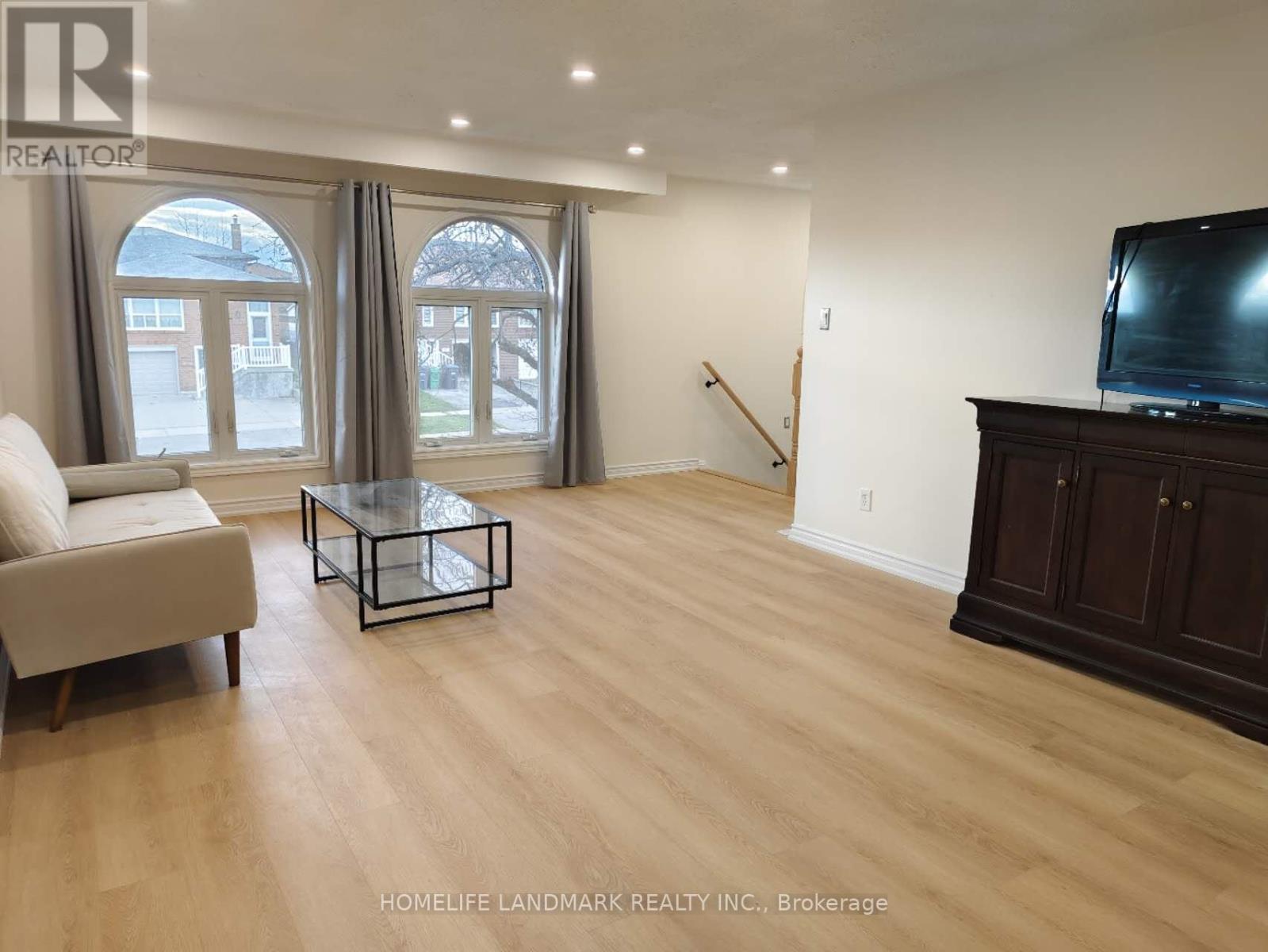 Upper - 2527 Kingsberry Crescent, Mississauga, Ontario  L5B 2K7 - Photo 5 - W12745620