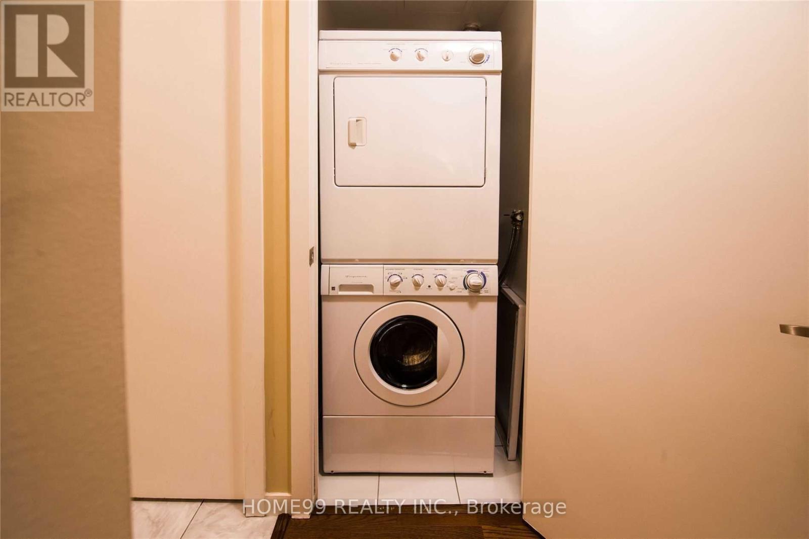 1404 - 65 Bremner Boulevard, Toronto, Ontario  M5J 0A7 - Photo 9 - C12715622