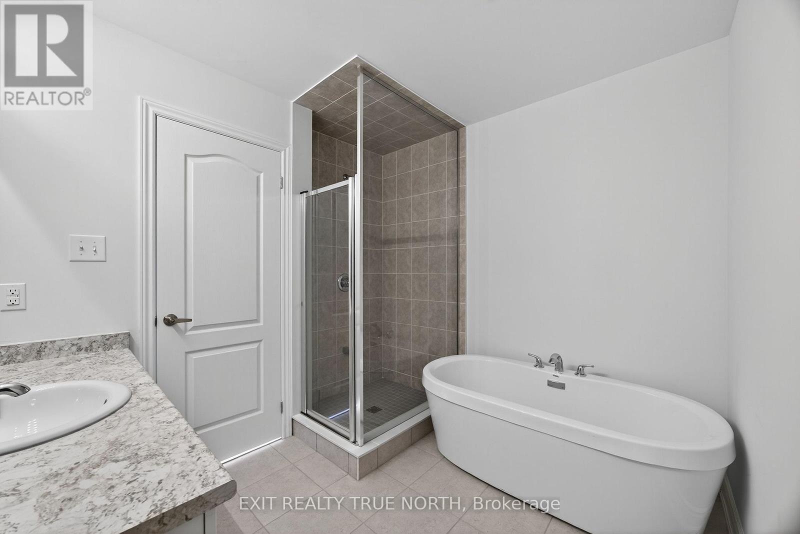 123 Marina Village Drive, Georgian Bay, Ontario  L0K 1S0 - Photo 12 - X12482196