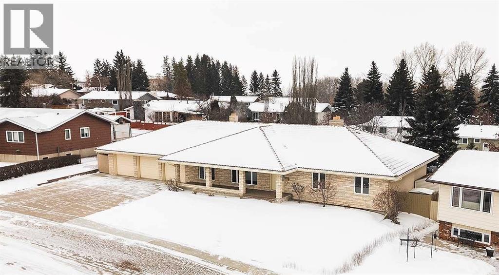 5235 38 Streetcrescent, Innisfail, Alberta  T4G 1G7 - Photo 1 - A2277123