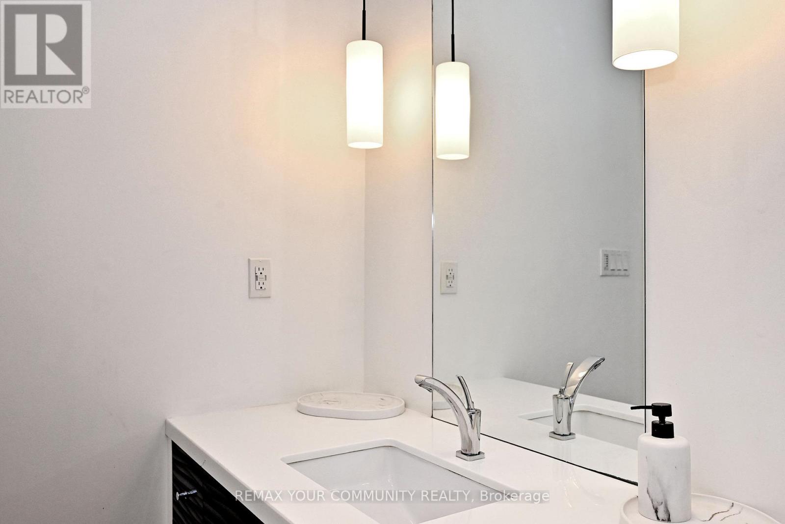 152 Vanguard Road W, Vaughan, Ontario  L4K 5G8 - Photo 34 - N12740310