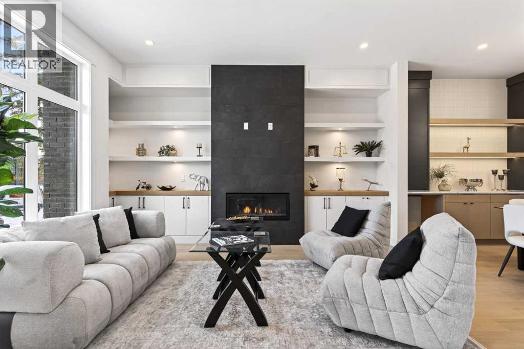 2417 26 Street Sw, Calgary, Alberta  T3E 2A6 - Photo 3 - A2230550