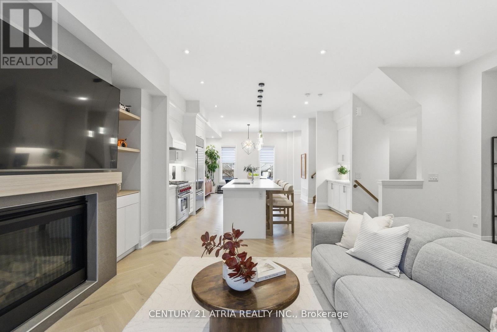 9404 Bayview Avenue, Richmond Hill, Ontario  L4C 4Z2 - Photo 3 - N12743442