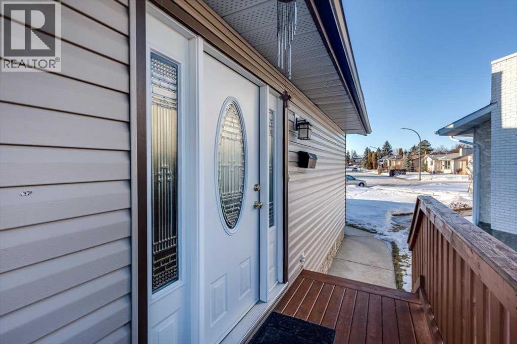 40 Nielsen Close, Red Deer, Alberta  T4P 2A1 - Photo 5 - A2280115