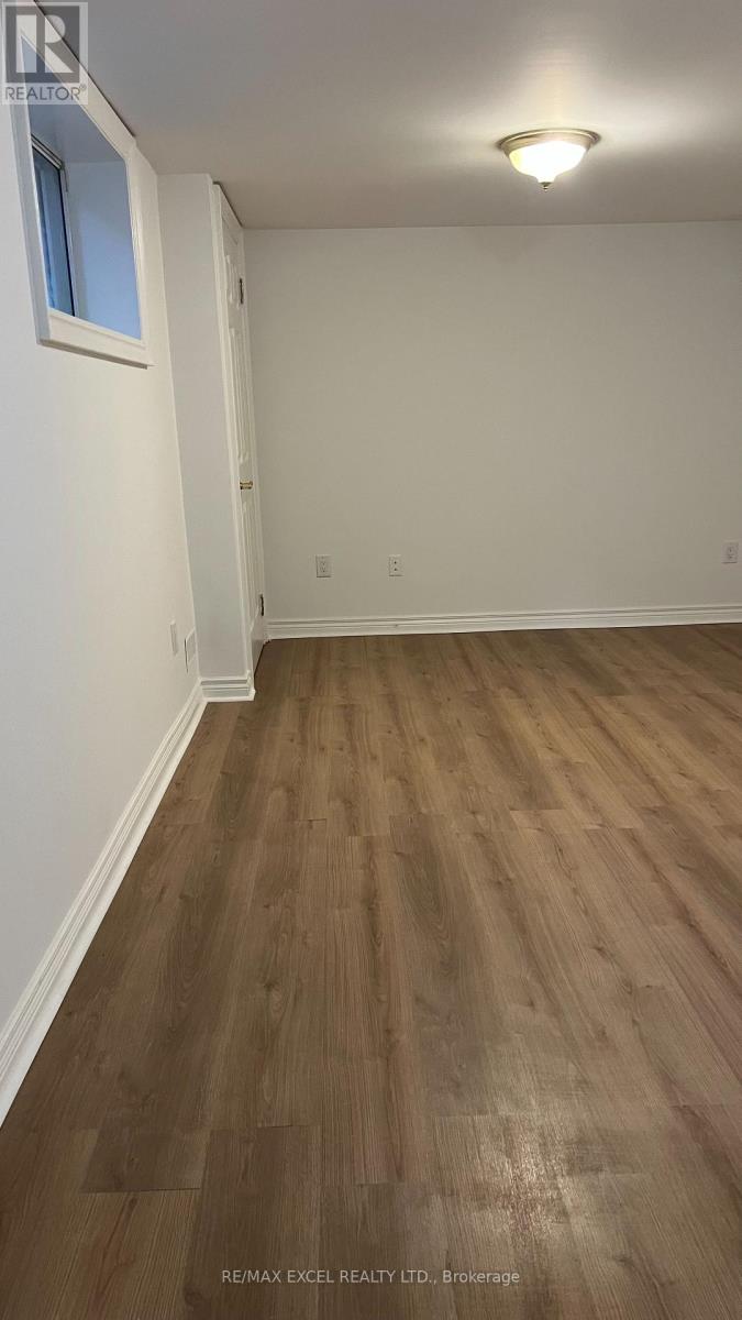 387 Crosby Avenue E, Richmond Hill, Ontario  L4C 2R8 - Photo 2 - N12745636