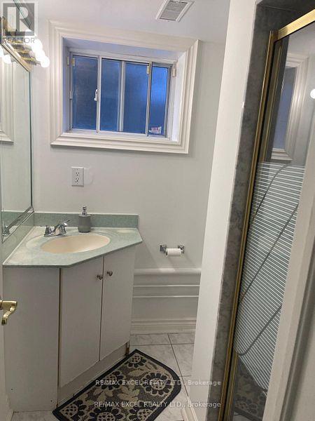 387 Crosby Avenue E, Richmond Hill, Ontario  L4C 2R8 - Photo 5 - N12745636