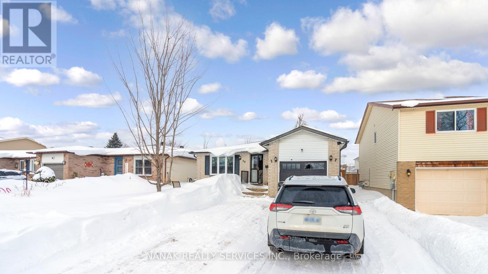 46 Hickling Trail, Barrie, Ontario  L4M 5S4 - Photo 2 - S12745638