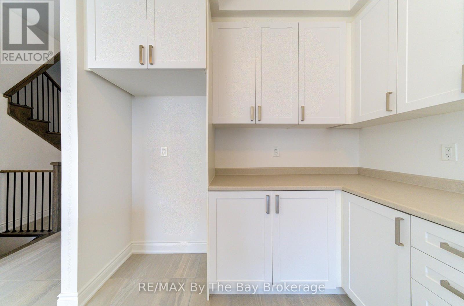 42 Lisa Street, Wasaga Beach, Ontario  L9Z 1J9 - Photo 11 - S12485091