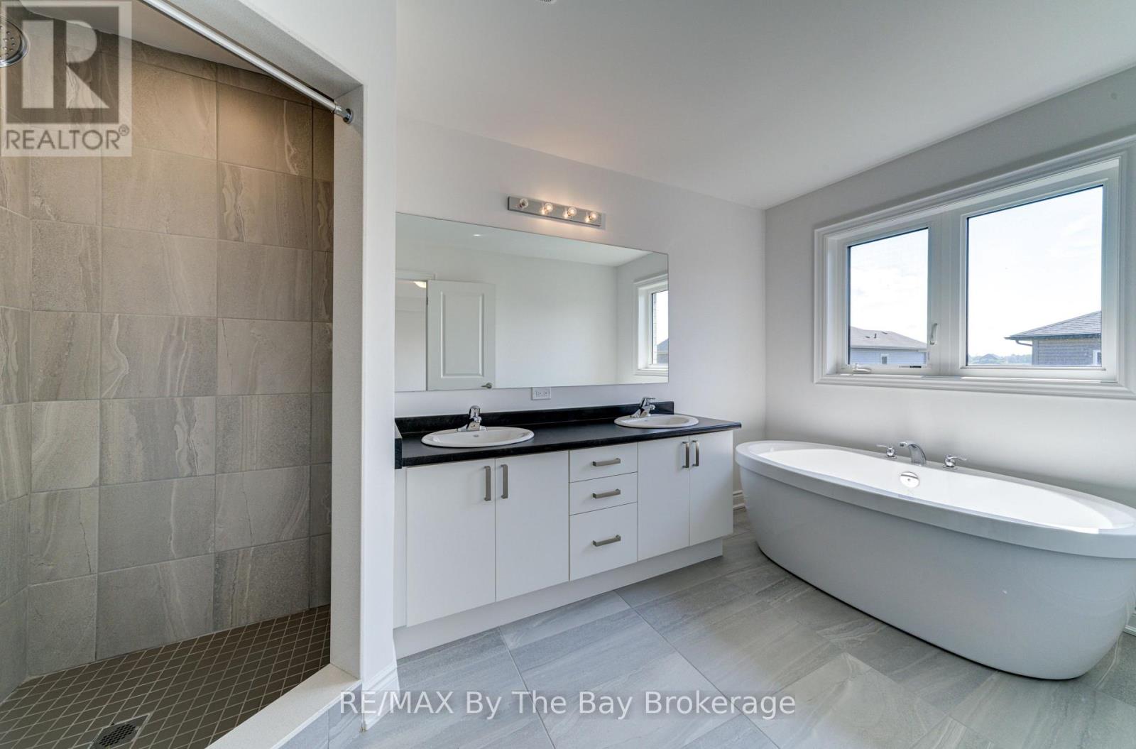 42 Lisa Street, Wasaga Beach, Ontario  L9Z 1J9 - Photo 35 - S12485091