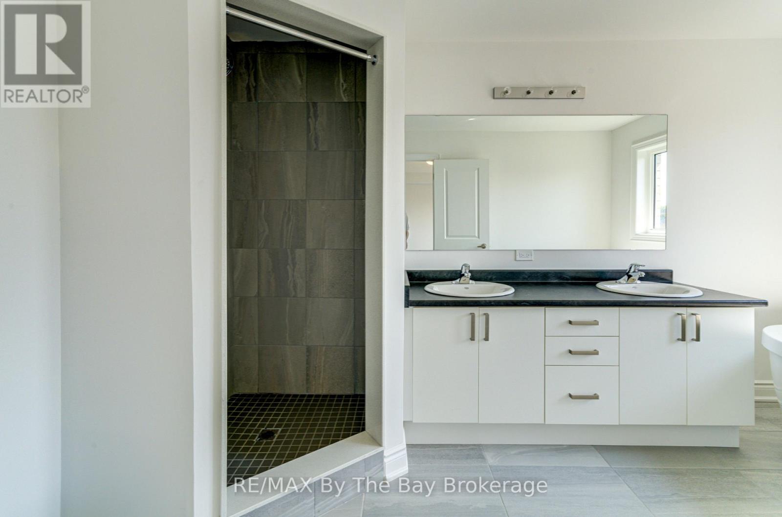 42 Lisa Street, Wasaga Beach, Ontario  L9Z 1J9 - Photo 37 - S12485091