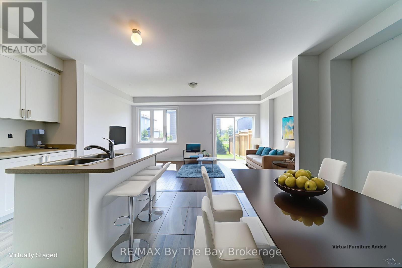 42 Lisa Street, Wasaga Beach, Ontario  L9Z 1J9 - Photo 5 - S12485091