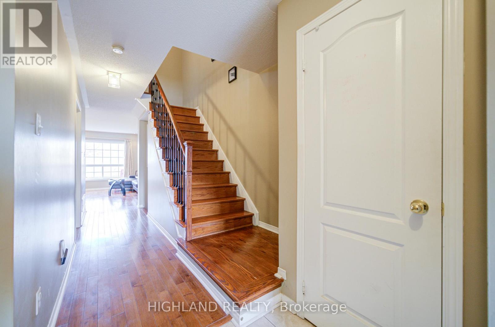 99 - 6399 Spinnaker Circle, Mississauga, Ontario  L5W 1Z5 - Photo 2 - W12745630