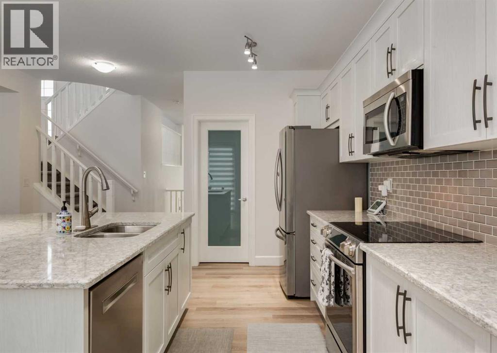 143 Yorkville Green Sw, Calgary, Alberta  T2X 4K1 - Photo 5 - A2280621